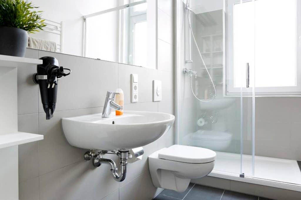 Sc 06 By Rockchair Apartments L Superhost Status L 4 Bedrooms Boxspringbeds 2 Bathrooms Balcony Elevator - Cozy Family & Business Flair Welcomes You! Βερολίνο Εξωτερικό φωτογραφία